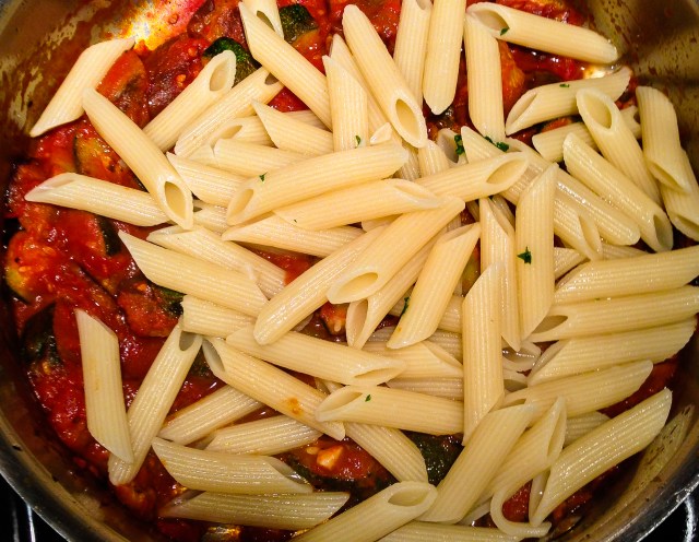 add penne to veggies-31