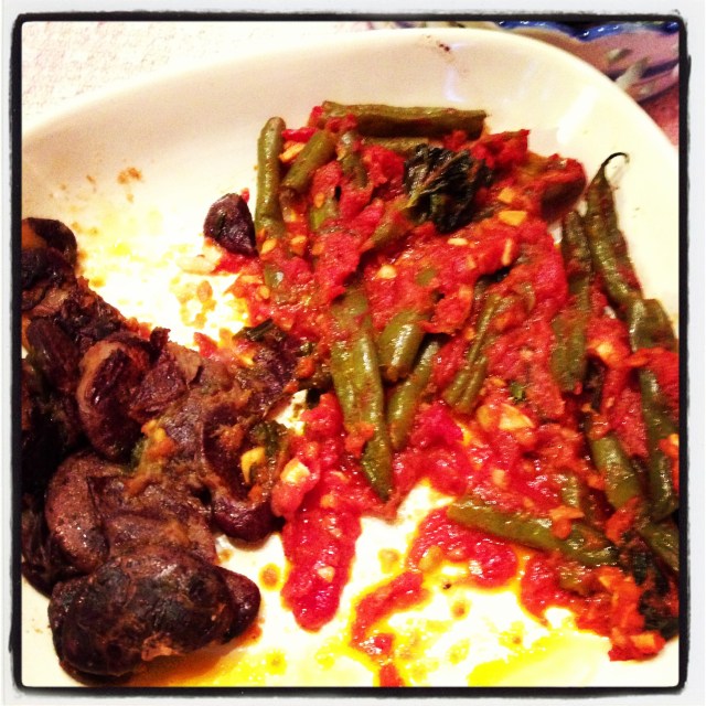 green beans, tomatoes, garlic, and beans