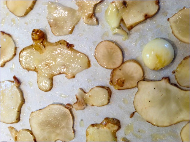 roasting sunchokes and garlic