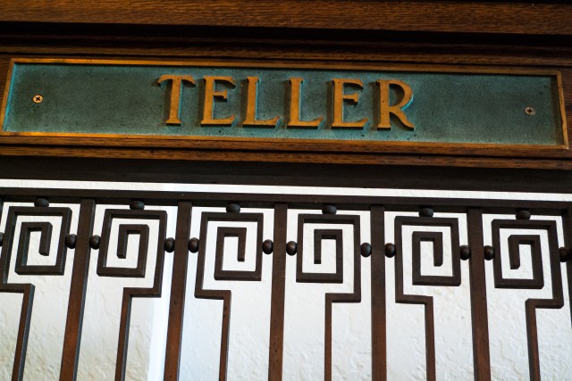 Four Eight -Teller cage