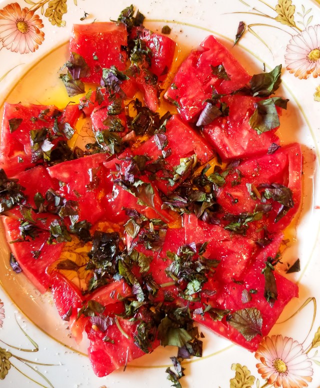 heirloom-tomato-and-shiso-leaves